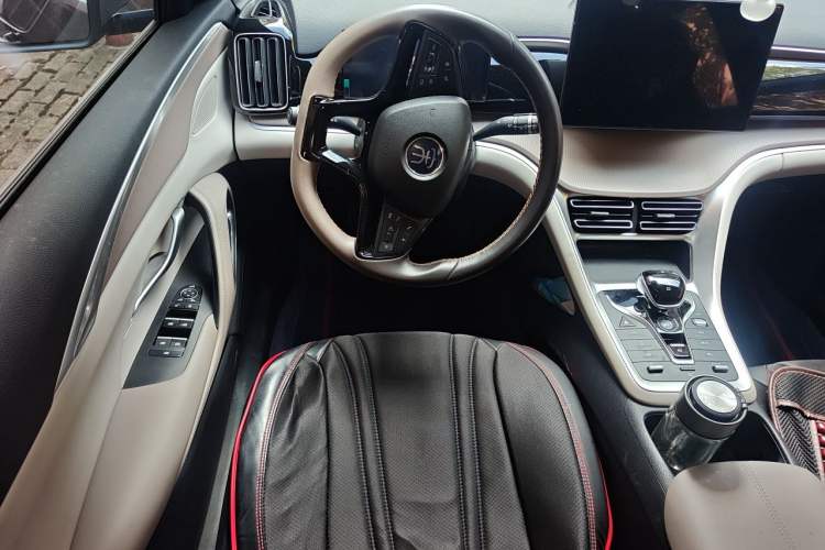 Used BYD Song Pro New Energy 2023 Champion Edition DM-i 110KM Beyond Model Steering Wheel
