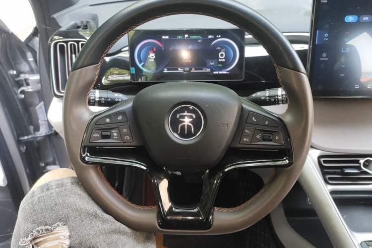 Used BYD Song Pro New Energy 2023 Champion Edition DM-i 110KM Beyond Model Steering Wheel