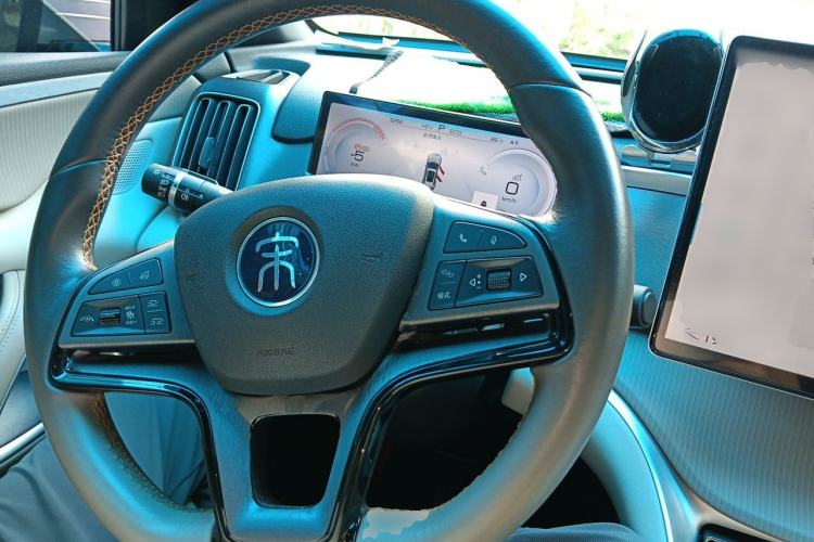 Used BYD Song Pro New Energy 2023 Champion Edition DM-i 110KM Excellence Model Steering Wheel