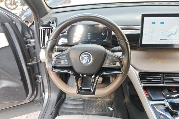 Used BYD Song Pro New Energy 2023 Champion Edition DM-i 71KM Navigation Model Steering Wheel
