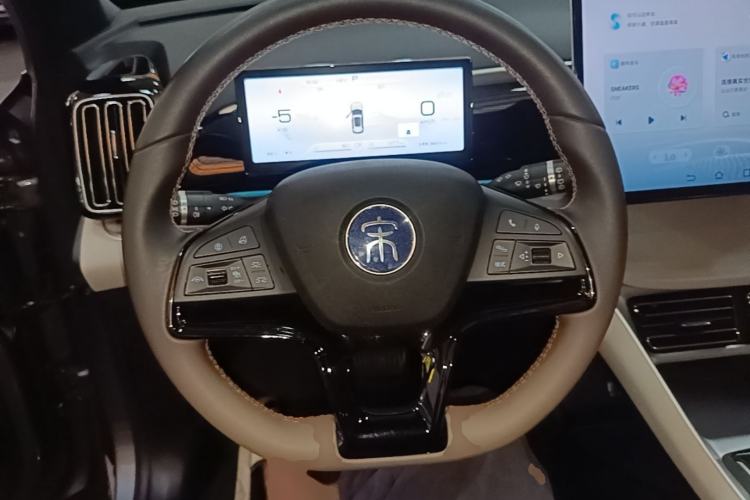 Used BYD Song Pro New Energy 2023 Champion Edition DM-i 110KM Excellence Model Steering Wheel