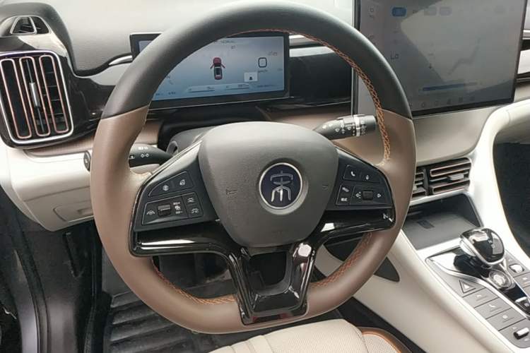 Used BYD Song Pro New Energy 2023 Champion Edition DM-i 110KM Excellence Model Steering Wheel