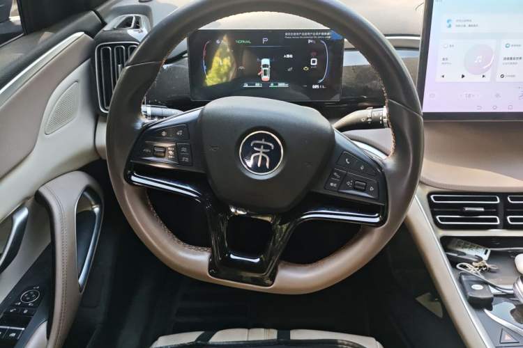 Used BYD Song Pro New Energy 2023 Champion Edition DM-i 71KM Beyond Model Steering Wheel