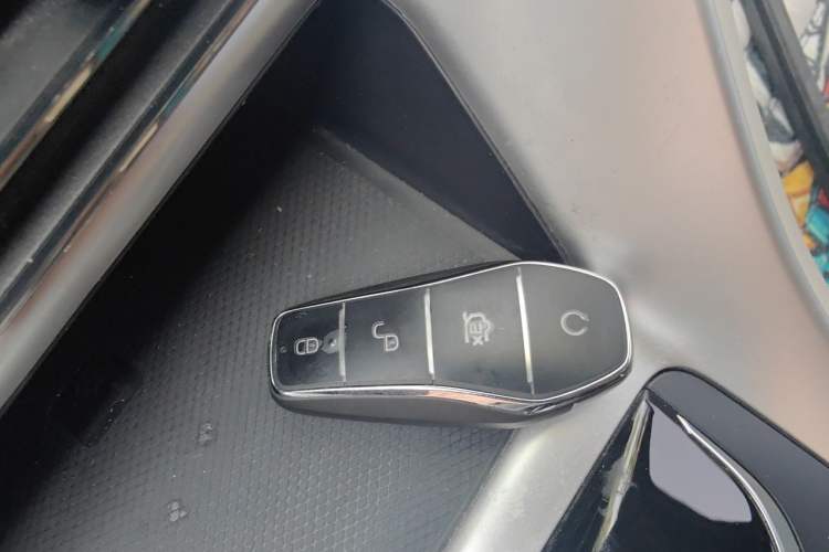 Used BYD Song Pro New Energy 2023 Champion Edition DM-i 71KM Leading Model Vehicle Key