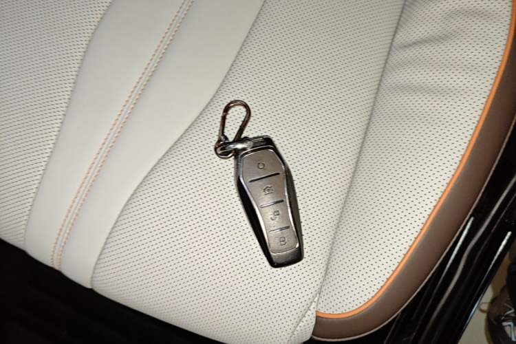 Used BYD Song Pro New Energy 2023 Champion Edition DM-i 110KM Excellence Model Vehicle Key