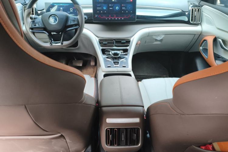 Used BYD Song Pro New Energy 2023 Champion Edition DM-i 110KM Beyond Model Center Console