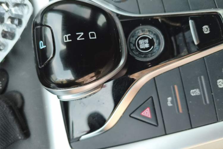 Used BYD Song Pro New Energy 2023 Champion Edition DM-i 110KM Beyond Model Gear Lever