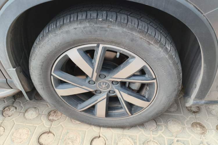 Used BYD Song Pro New Energy 2023 Champion Edition DM-i 110KM Beyond Model Right Front Wheel Hub