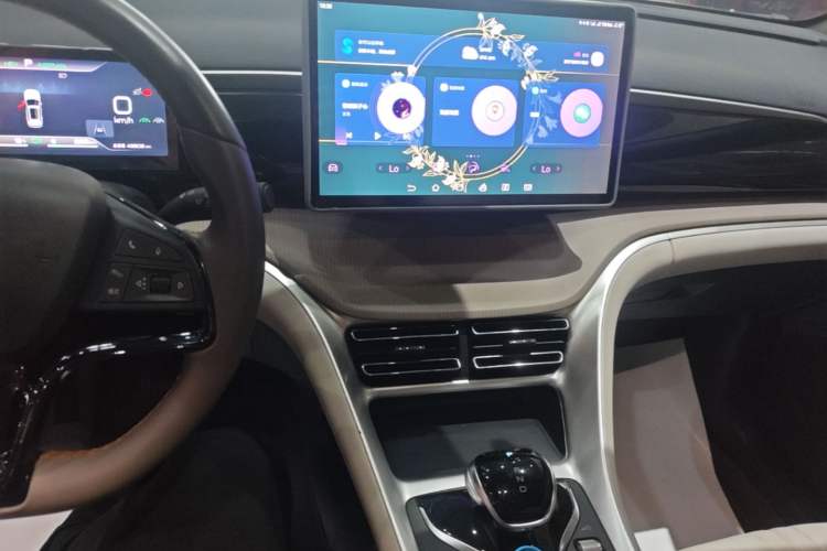 Used BYD Song Pro New Energy 2023 Champion Edition DM-i 110KM Beyond Model Audio And AC Panel