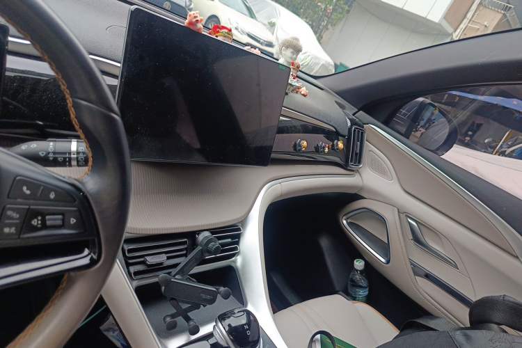 Used BYD Song Pro New Energy 2023 Champion Edition DM-i 110KM Beyond Model Audio And AC Panel