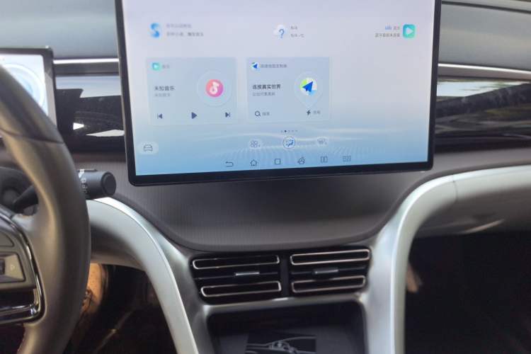 Used BYD Song Pro New Energy 2023 Champion Edition DM-i 110KM Excellence Model Audio And AC Panel