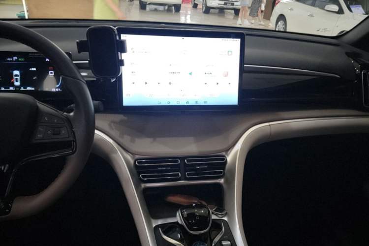 Used BYD Song Pro New Energy 2023 Champion Edition DM-i 71KM Beyond Model Audio And AC Panel