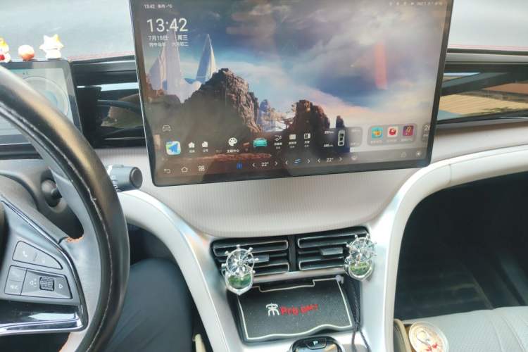 Used BYD Song Pro New Energy 2023 Champion Edition DM-i 110KM Excellence Model Audio And AC Panel