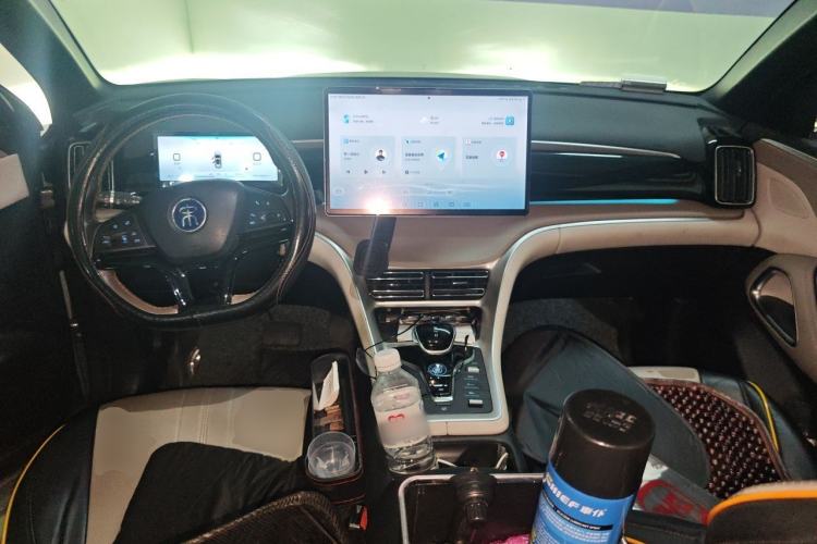 Used BYD Song Pro New Energy 2023 Champion Edition DM-i 110KM Excellence Model Center Console