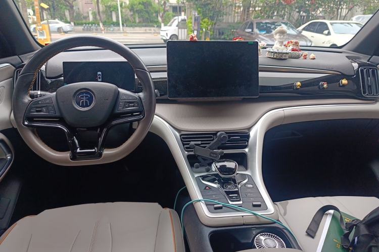 Used BYD Song Pro New Energy 2023 Champion Edition DM-i 110KM Beyond Model Center Console
