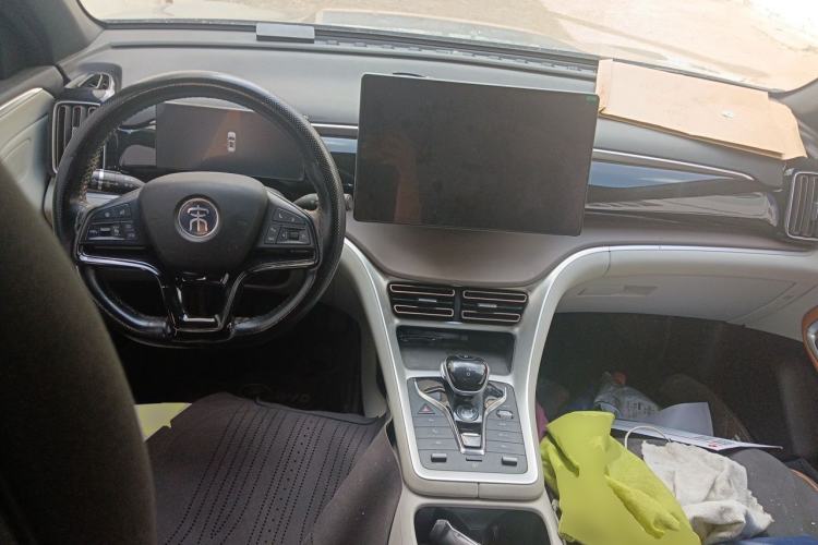 Used BYD Song Pro New Energy 2023 Champion Edition DM-i 110KM Excellence Model Center Console