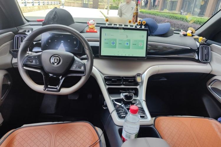 Used BYD Song Pro New Energy 2023 Champion Edition DM-i 71KM Beyond Model Center Console