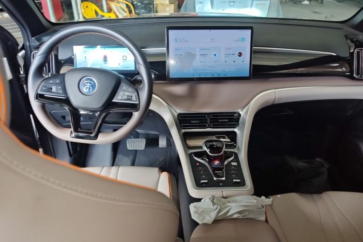 Used BYD Song Pro New Energy 2023 Champion Edition DM-i 110KM Beyond Model Center Console