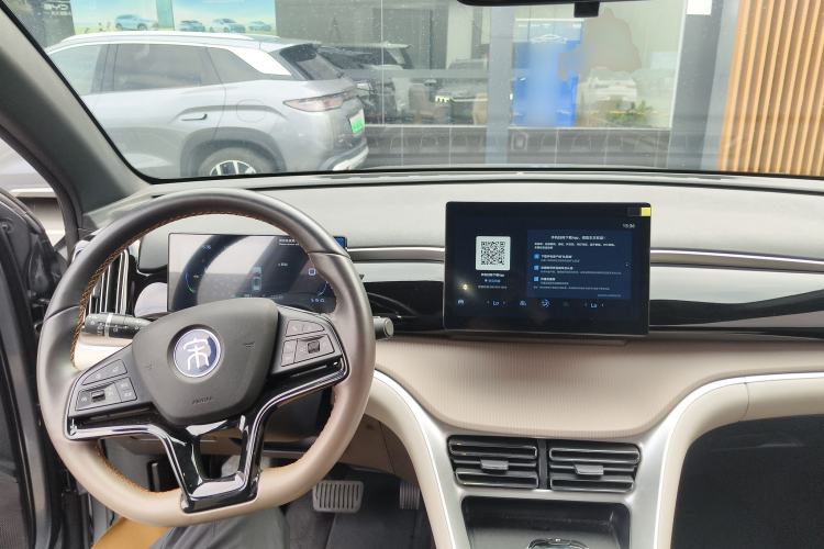 Used BYD Song Pro New Energy 2023 Champion Edition DM-i 71KM Navigation Model Center Console