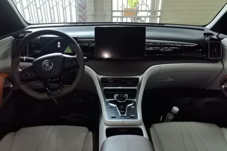 Used BYD Song Pro New Energy 2023 Champion Edition DM-i 110KM Beyond Model Center Console
