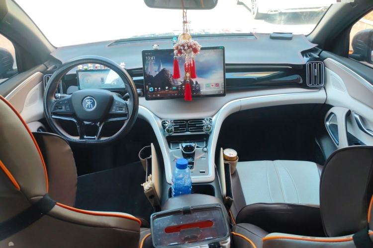 Used BYD Song Pro New Energy 2023 Champion Edition DM-i 110KM Excellence Model Center Console