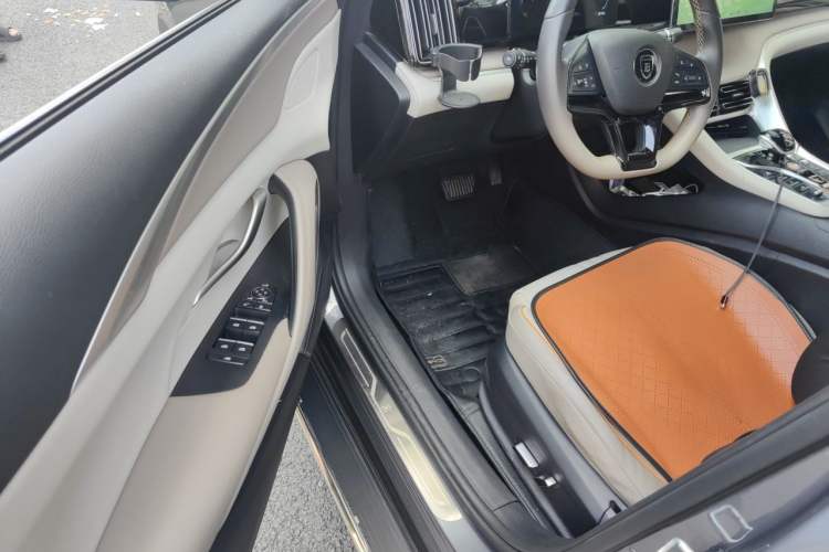 Used BYD Song Pro New Energy 2023 Champion Edition DM-i 71KM Beyond Model Driver Seat