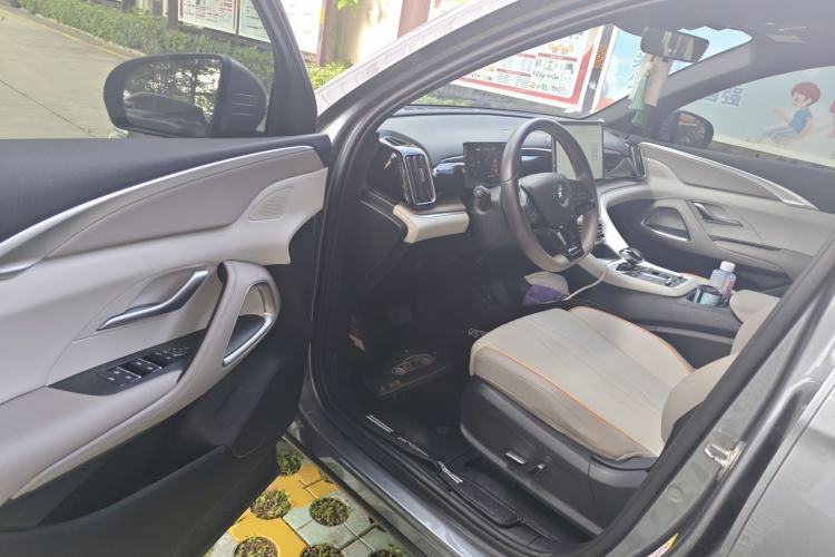 Used BYD Song Pro New Energy 2023 Champion Edition DM-i 71KM Leading Model Driver Seat