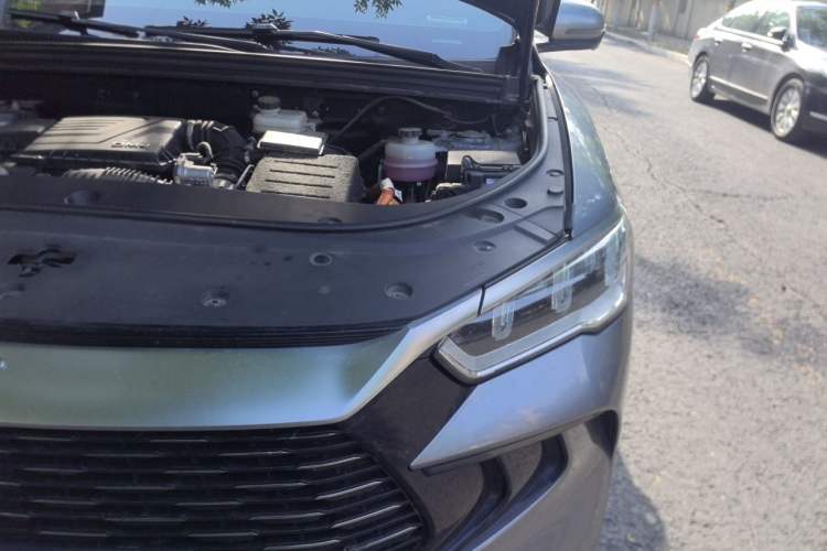 Used BYD Song Pro New Energy 2023 Champion Edition DM-i 110KM Excellence Model Engine Bay Left