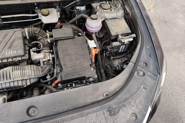 Used BYD Song Pro New Energy 2023 Champion Edition DM-i 110KM Excellence Model Engine Bay Left