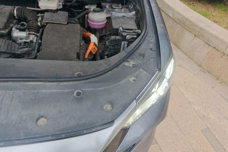 Used BYD Song Pro New Energy 2023 Champion Edition DM-i 71KM Navigation Model Engine Bay Left