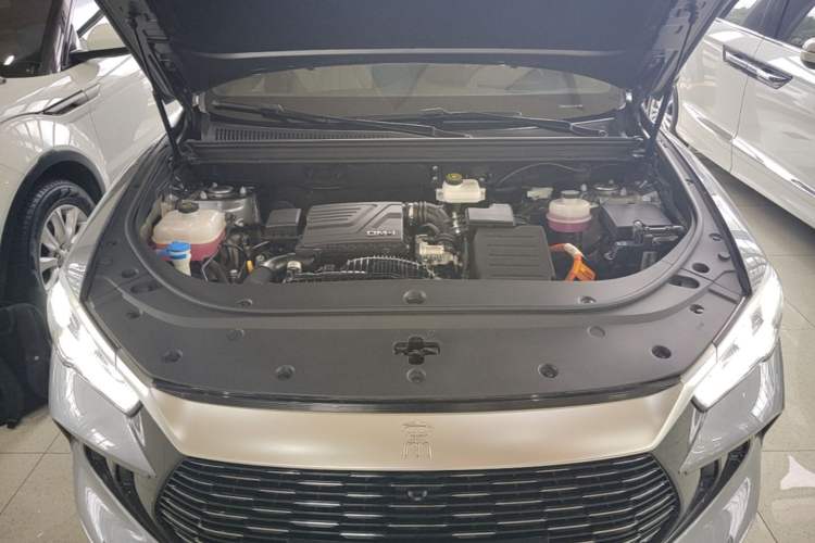 Used BYD Song Pro New Energy 2023 Champion Edition DM-i 71KM Beyond Model Engine Bay