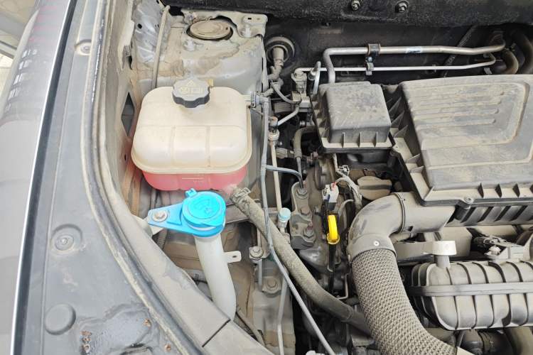 Used BYD Song Pro New Energy 2023 Champion Edition DM-i 71KM Leading Model Engine Bay Right