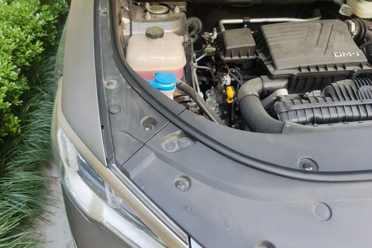 Used BYD Song Pro New Energy 2023 Champion Edition DM-i 110KM Excellence Model Engine Bay Right