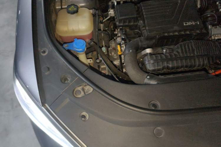 Used BYD Song Pro New Energy 2023 Champion Edition DM-i 71KM Leading Model Engine Bay Right