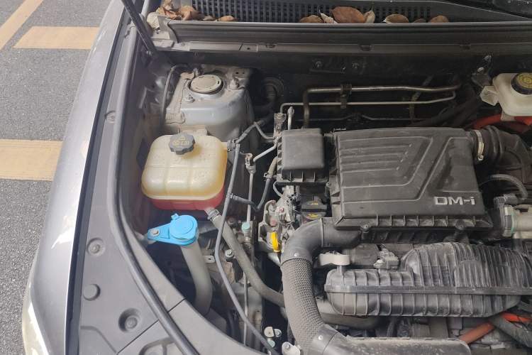 Used BYD Song Pro New Energy 2023 Champion Edition DM-i 71KM Navigation Model Engine Bay Right