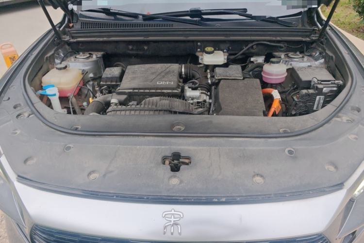 Used BYD Song Pro New Energy 2023 Champion Edition DM-i 71KM Navigation Model Engine Bay