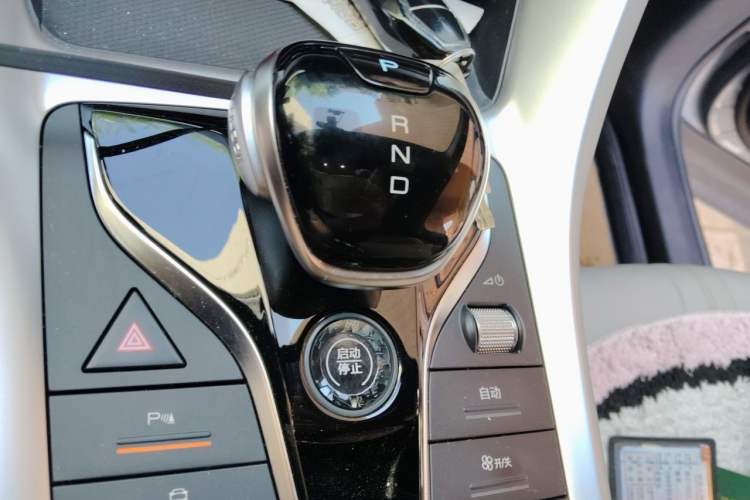 Used BYD Song Pro New Energy 2023 Champion Edition DM-i 71KM Navigation Model Gear Lever