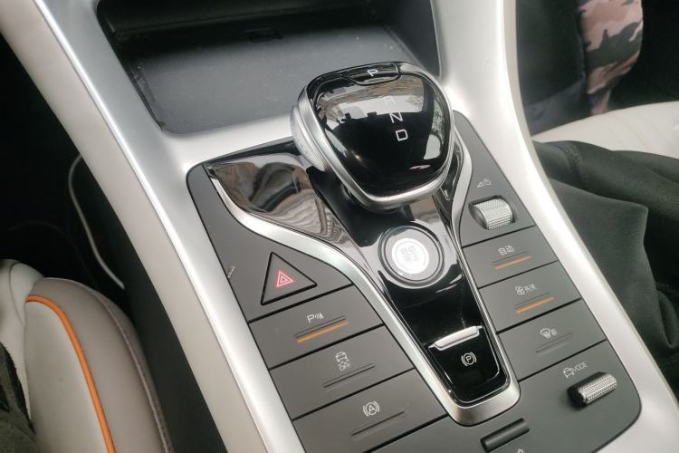 Used BYD Song Pro New Energy 2023 Champion Edition DM-i 71KM Navigation Model Gear Lever