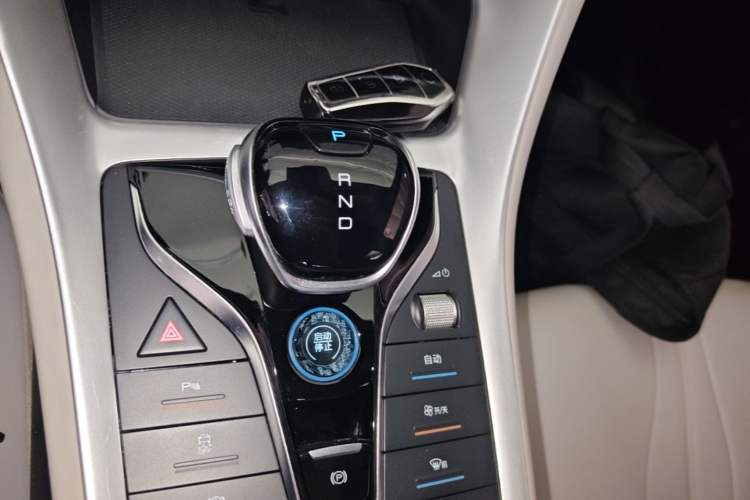 Used BYD Song Pro New Energy 2023 Champion Edition DM-i 110KM Beyond Model Gear Lever