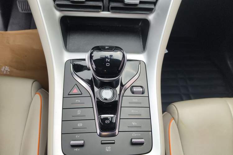 Used BYD Song Pro New Energy 2023 Champion Edition DM-i 71KM Navigation Model Gear Lever