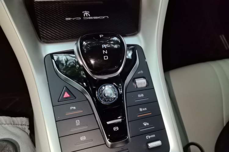 Used BYD Song Pro New Energy 2023 Champion Edition DM-i 110KM Beyond Model Gear Lever
