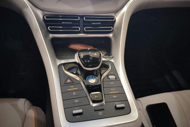 Used BYD Song Pro New Energy 2023 Champion Edition DM-i 71KM Beyond Model Gear Lever