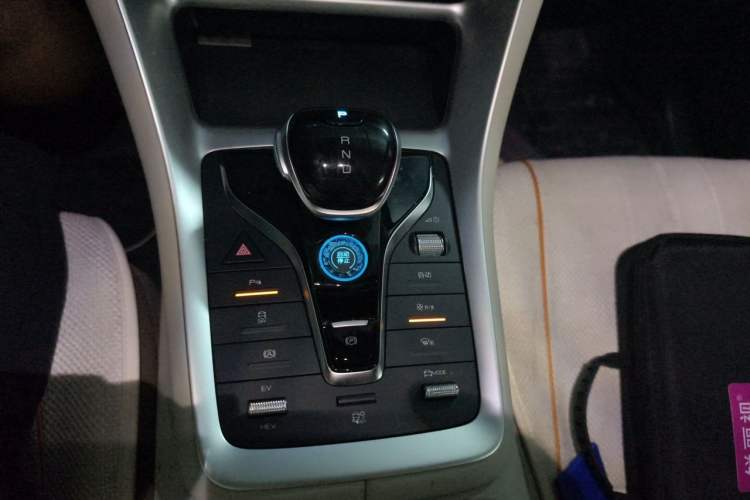Used BYD Song Pro New Energy 2023 Champion Edition DM-i 71KM Leading Model Gear Lever
