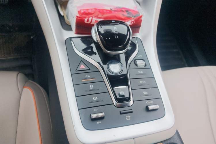 Used BYD Song Pro New Energy 2023 Champion Edition DM-i 71KM Navigation Model Gear Lever