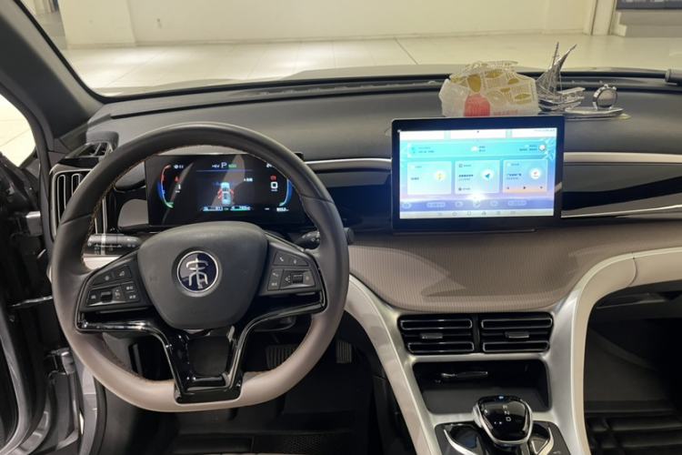 Used BYD Song Pro New Energy 2023 Champion Edition DM-i 71KM Navigation Model Interior 7