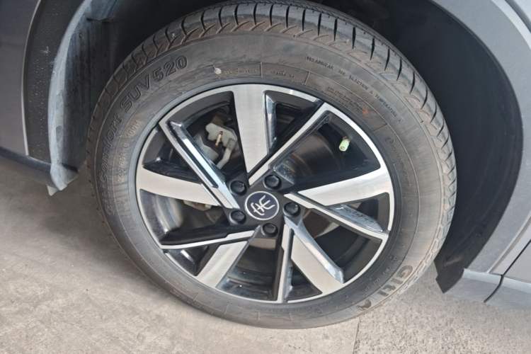 Used BYD Song Pro New Energy 2023 Champion Edition DM-i 110KM Beyond Model Left Front Wheel Hub