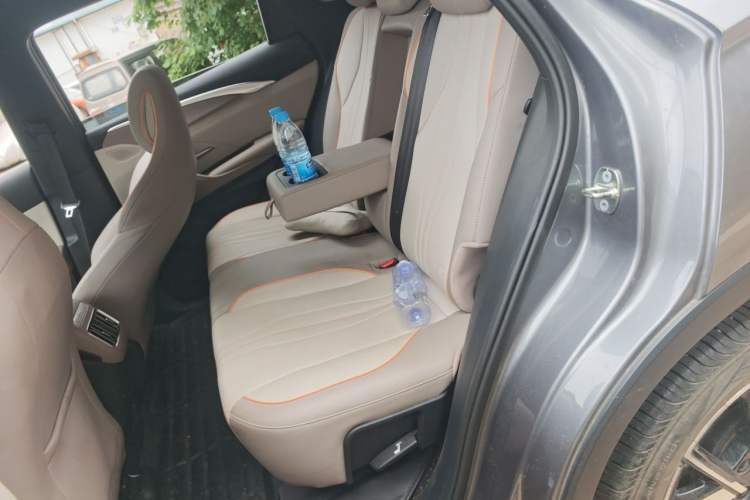 Used BYD Song Pro New Energy 2023 Champion Edition DM-i 71KM Navigation Model Left Rear Seat