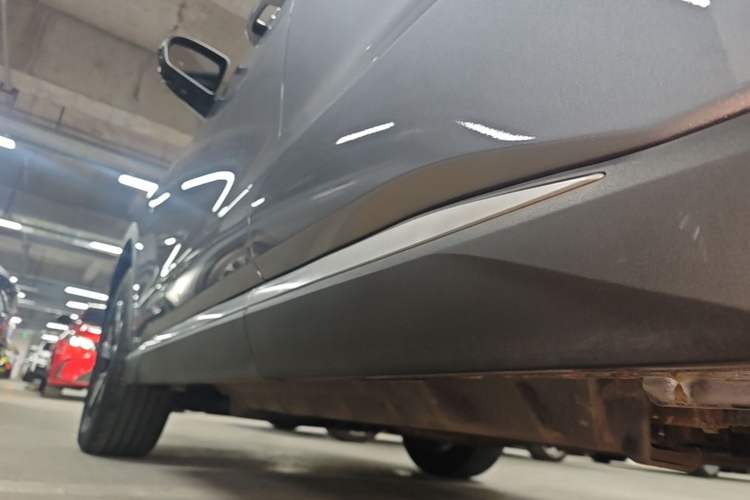 Used BYD Song Pro New Energy 2023 Champion Edition DM-i 110KM Beyond Model Left Side Sill