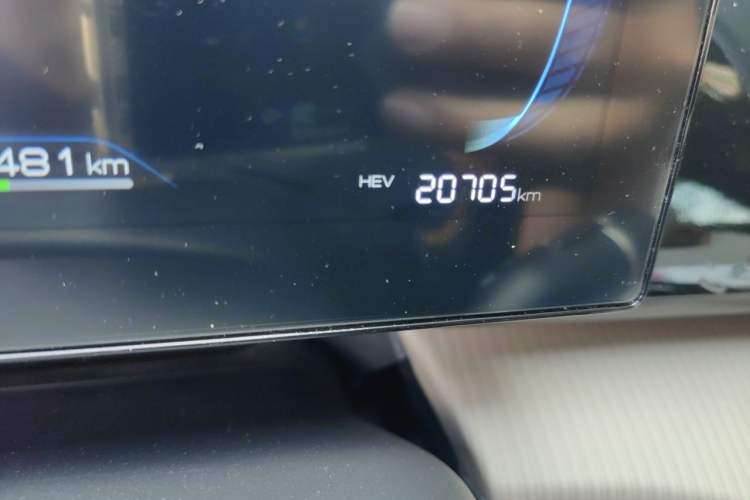 Used BYD Song Pro New Energy 2023 Champion Edition DM-i 71KM Beyond Model Odometer Close Up