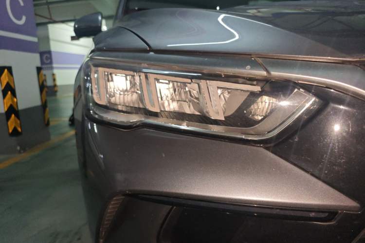Used BYD Song Pro New Energy 2023 Champion Edition DM-i 110KM Excellence Model Right Front Headlight